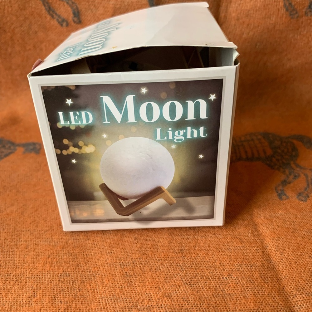 LED Moon Light with White LED - Picture 4 of 4